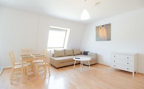 Central Living Apartments - Rathaus